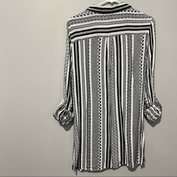 ✨Host Pick✨Keep In Touch Brand Tunic - Picture 3 of 4